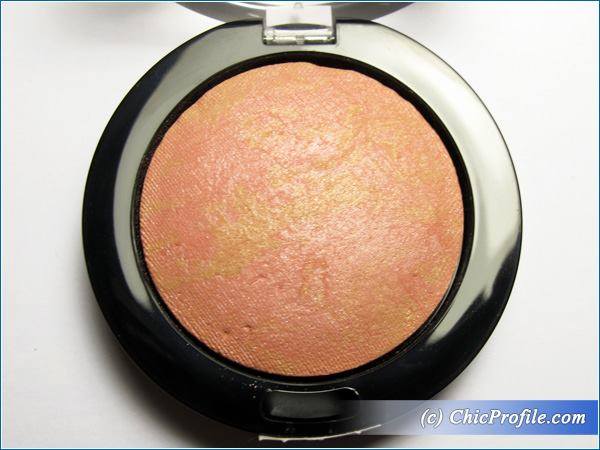 Max-Factor-Creme-Puff-Blush-Lovely-Pink-Review-3