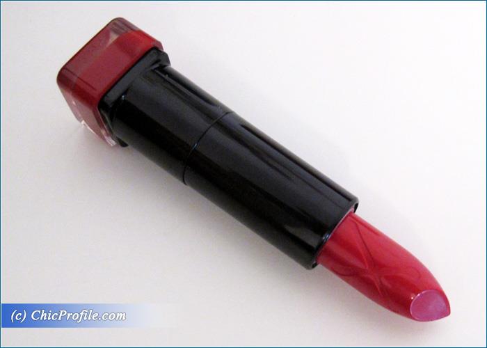 Max-Factor-Marilyn-Ruby-Red-Lipstick-Review-2