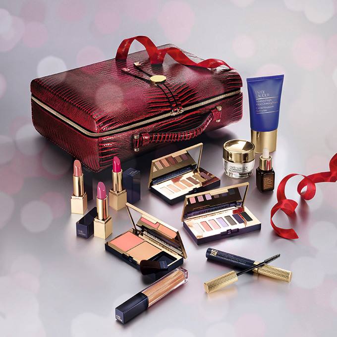 Estee Lauder Holiday Offerings Including The Blockbuster And Skincare Set So I Don T Think Ll Skip This Year M Loving Bag Golden