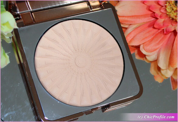 Lotus Perfect Blur Glow Powder – Chantecaille